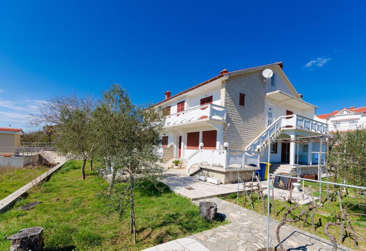 Apartments Vesna Kampor Екстериор снимка