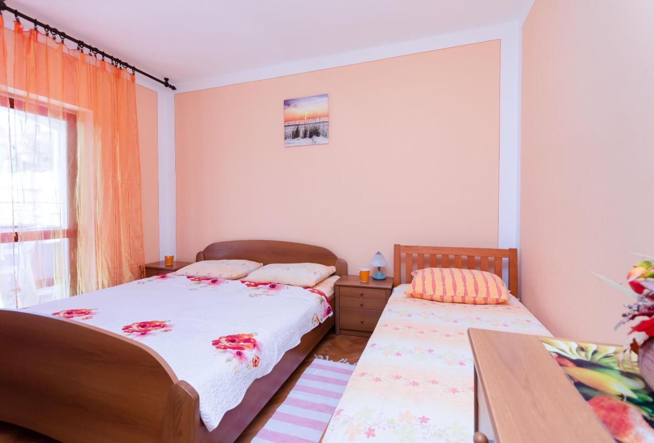 Apartments Vesna Kampor Екстериор снимка