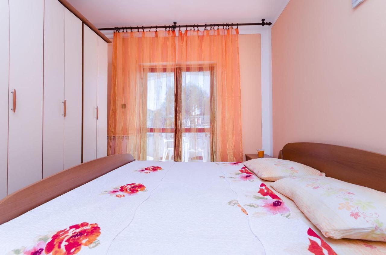 Apartments Vesna Kampor Екстериор снимка
