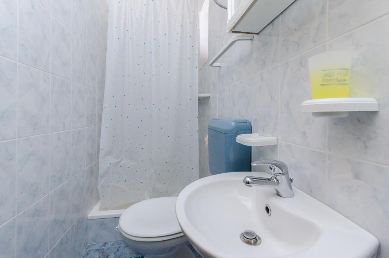 Apartments Vesna Kampor Екстериор снимка